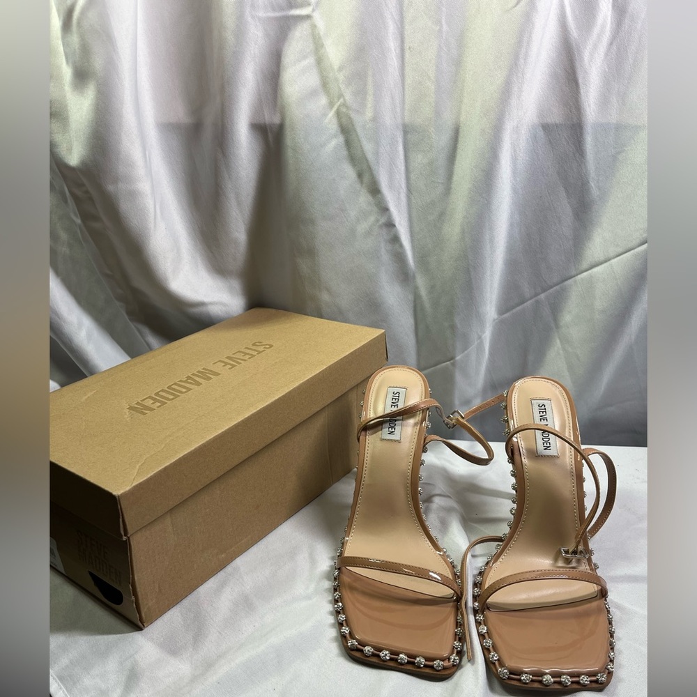 STEVE MADDEN Zelle Rhinestone Camel Heels US10